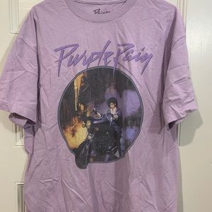 oversized graphic tee :)